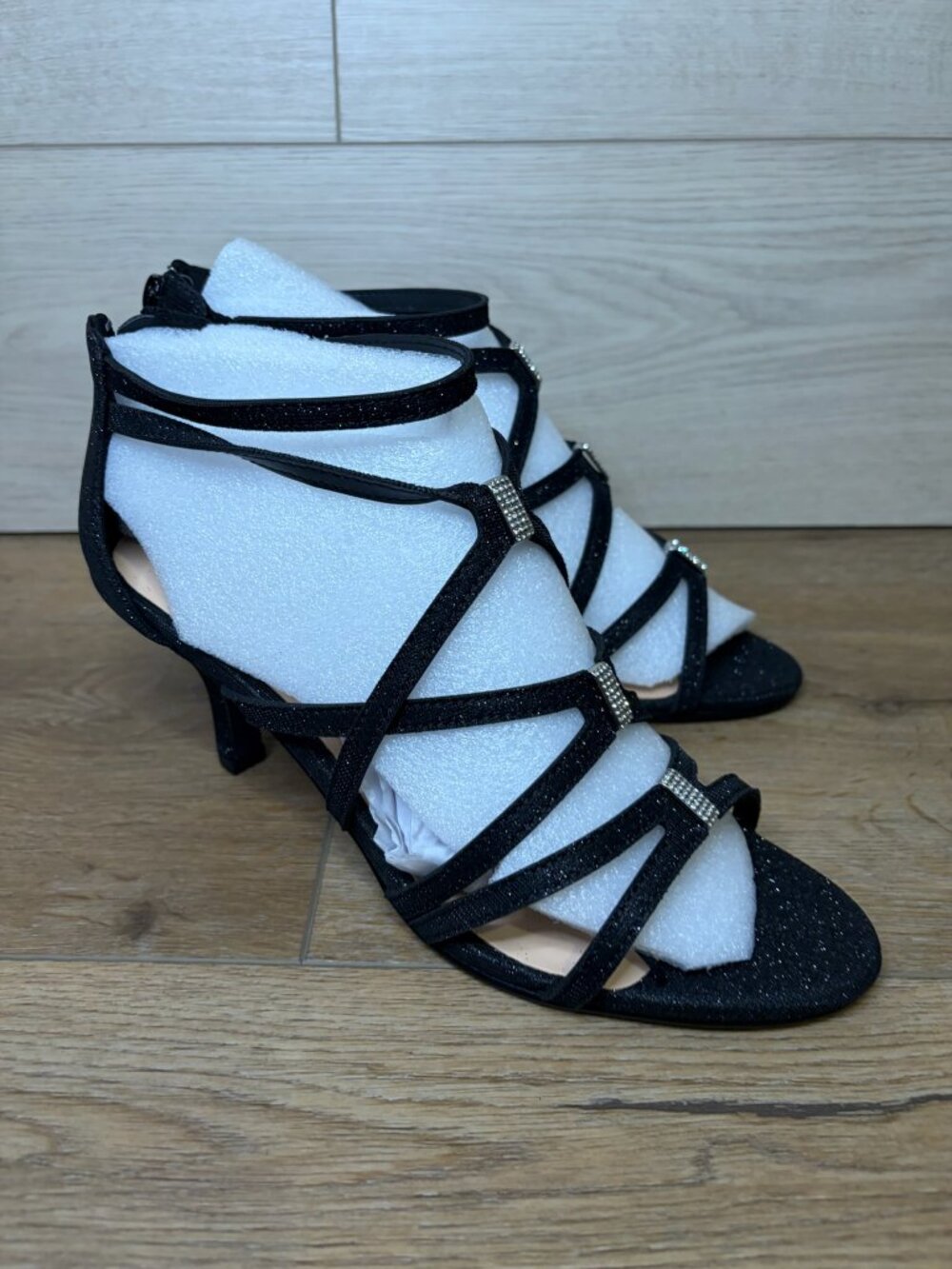 Bella Vita Strappy Heel Sandals Black Glitter Size 8.5 WW